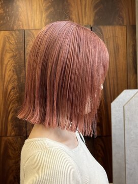 ガーデンヨコハマエスト(GARDEN YOKOHAMA est) 外ハネボブ　くびれヘア　切りっぱなし　小顔　オリーブグレー