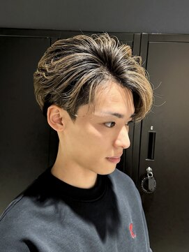 ボンドストーリールミエール(Bond Story lumiere) 毛流れセンターパート/バレイヤージュ/ミルクティーベージュ