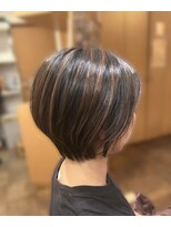 デューク リムニ(du:c Rimuni)&nbsp;白髪ぼかしハイライトショート