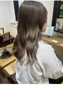 ［山浦琴実］ダブルカラー透明感グレージュベージュ
