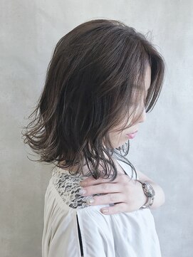 ムウ 難波(MOU) ハッシュカットフルバング似合わせカットレッドブラウン20代30代