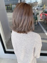 ナンバー(number+)&nbsp;20代30代40代大人可愛いくすみ透明感肩ライン外ハネ