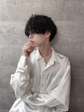 シン(syn) 前髪長めマッシュ ツイストスパイラル センターパート