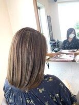 ヘアストーリー リズム(hair story r ism) くすみオリーブのスジライト♪アッシュオリーブ♪30代40代50代