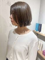 ラミエ バイ メルト 吉祥寺(lamie by melt)&nbsp;"久保田"切りっぱなしレイヤーボブ前髪なしアッシュベージュ