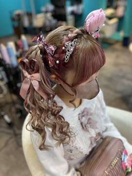 リエラ 新宿(RIERA) 編みカチュサイドポニー