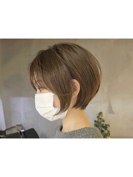 《透明感・艶感を意識した明るい白髪染めグレイカラーが大人気》*大人女性にぴったりの薬剤でお悩み解決*