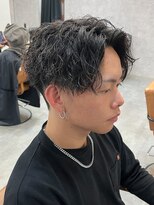 センターパート波巻きパーマスパイラルパーマツイストスパイラル