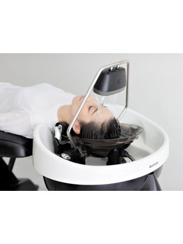 ◇フルフラットの極上シャンプー台で極上の癒し体験を◇頭皮スパで心も体もリラックス＆美髪が叶います！