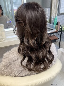 アイトーキョーエス 渋谷(AI TOKYO S) ヘアセット/ねじりハーフツイン/ツインテール/ヨシンモリ/渋谷