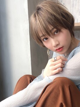 カーサ(Casa.) グレージュ×ショートボブ