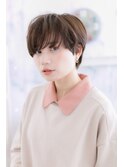 アシンメトリーショートでラフナチュラルに