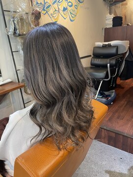 リーチェ(RICHE) 外国人ふうアッシュミディアムロング♪