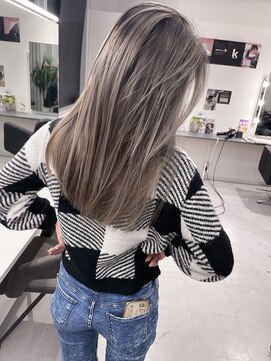 キング 枚方店(K!ng) 【高槻、枚方】ホワイトバレイヤージュブロンドベージュ