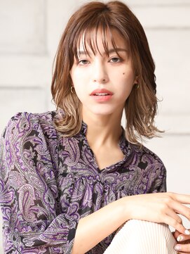 トロン(tronc) 大人可愛い小顔外ハネボブレイヤーカットペールベージュA8