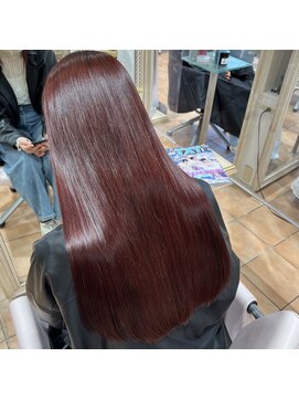 メゾンドボーテ 少路店(MAISON DE BEAUTE) 艶々ワインレッド