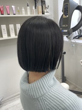 アルターシェリー(aL-ter che'rie) 前下がりボブ/黒髪/グレーベージュ/レイヤーロング 新籾