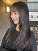 小顔薄めバンググレーベージュレイヤーロング前髪パーマ黒髪