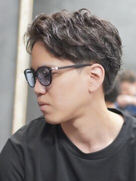 ノーエン(noen) センターパートメンズマッシュパーマニュアンスパーマ刈り上げ