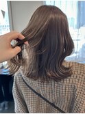 大人可愛いくびれミディアム韓国ヘア赤み消しオリーブグレージュ
