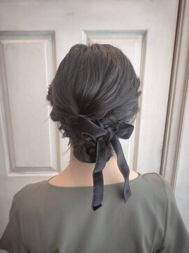 アロマ ヘアー ルーム 新宿3号店(AROMA hair room) リボンシニヨン/編み込みアップ/クラシカルアレンジ