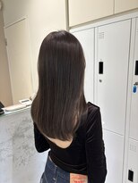 アローム(alom) イメチェン/ホワイトブロンド/外ハネボブ/美髪/茅ヶ崎