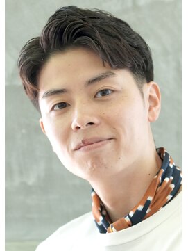 にもう フェザーパーマ/サーフカール/刈り上げセンターパート