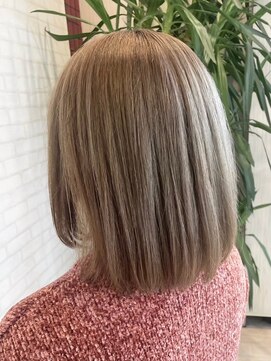 ビスイル 秋葉原店(Vis ill) 長めボブハイトーンカラーブロンド