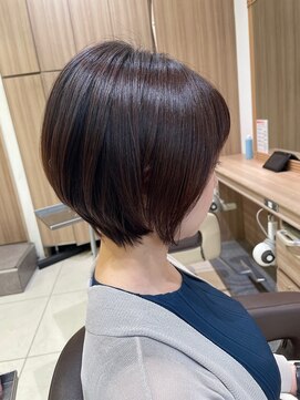 曲がる縮毛矯正で丸みショートボブ