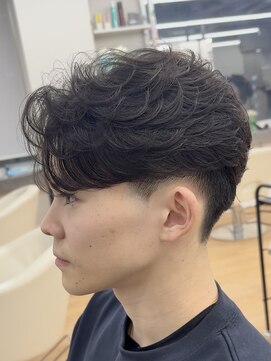 ビカム 名駅(become) 強め毛流れフェザーパーマ