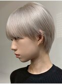 渋谷ブリーチダブルカラーハンサムショートカットシルバーカラー
