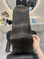 ホワイト(WHITE)&nbsp;髪質改善トリートメント　縮毛矯正　オリーブブラウン　ロング