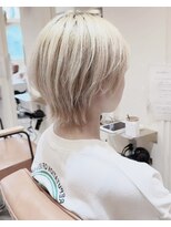 アンリー(Anree)&nbsp;◆ショートウルフハイトーン丸顔面長前髪あり前髪なし