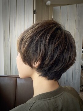 セシカアージュ(Cesica age) かわいらしさを兼ね備えたマニッシュショート
