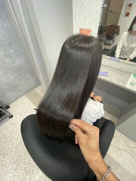 アデプト 北千住店(adept) ★絹髪/艶髪/美髪/髪質改善/縮毛矯正/アッシュカラー【北千住】