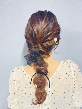 ヒュミ(hymy) 結婚式参列/お呼ばれ/推し活/イベント/ゆるふあ/編み込みヘア