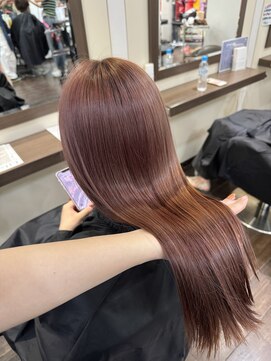 ヘアーアンドメイク ビス(HAIR&MAKE bis) ピンク感強めピンクベージュ【山崎ほのか】