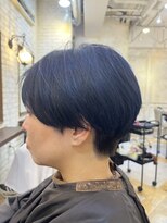 カリーナ(Carina) 〈キシタクヘアー〉刈り上げマッシュショート×ハイライト