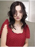 セミロング、巻き髪