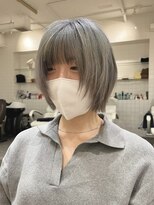 クラップス 杉田店(CLAPS)&nbsp;顔周りレイヤー/レイヤーボブ/レイヤーカット/シルバーグレー