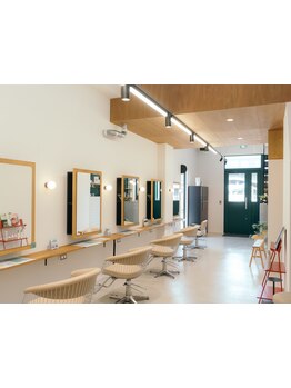 開放感のある上質空間で日常から離れた快適空間をお過ごしください