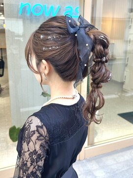 ナウアズ(now as.) ポニーテールヘアアレンジ【向】【now as.明石】