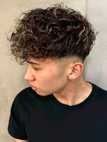 ディスイズバーバー(THIS IS BARBER) スパイラルパーマ ハイライト ブリーチ フェードカット【札幌】