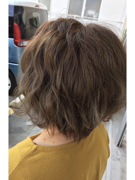 ヘアアンドメイクグラチア(HAIR and MAKE GRATIAE) ナチュラルグレー