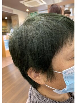 プレッソヘアー Presso hair イルミナカラーとカラートリートメントでグリーンに