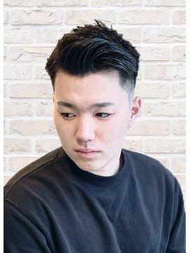 オールデイハローズ(ALL DAY HELLO'S) 20代七三ツーブロック短髪アップバングウェット仕上げ【河原町