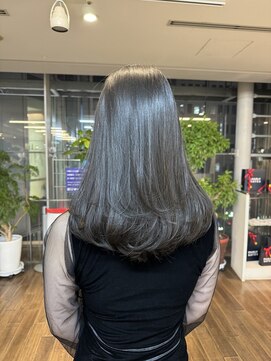 ザック ヴィ(ZACC  vie) グレージュ　レイヤーカット　20代30代40代