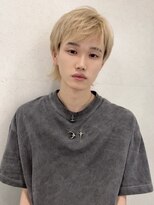 ユーフォリア 渋谷グランデ(Euphoria SHIBUYA GRANDE) ハイトーンメンズヘア ブロンド ミニウルフ MOMO