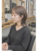 切りっぱなしミディアムレイヤーボブ
