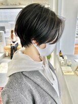 スー 自由が丘(suu) グレイアッシュ黒髪ショートハンサムショートくびれショート